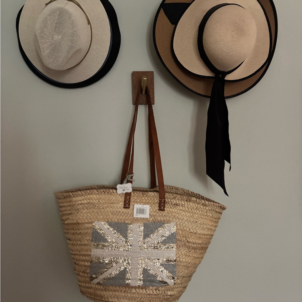 Papillon Vert Stylish Straw Tote with Union Jack Design